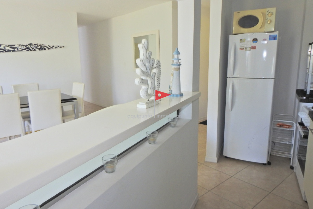 Apartamento ID.269 - Excelente Torre ubicada en la zona de la Brava a 100 metros del océano.  
