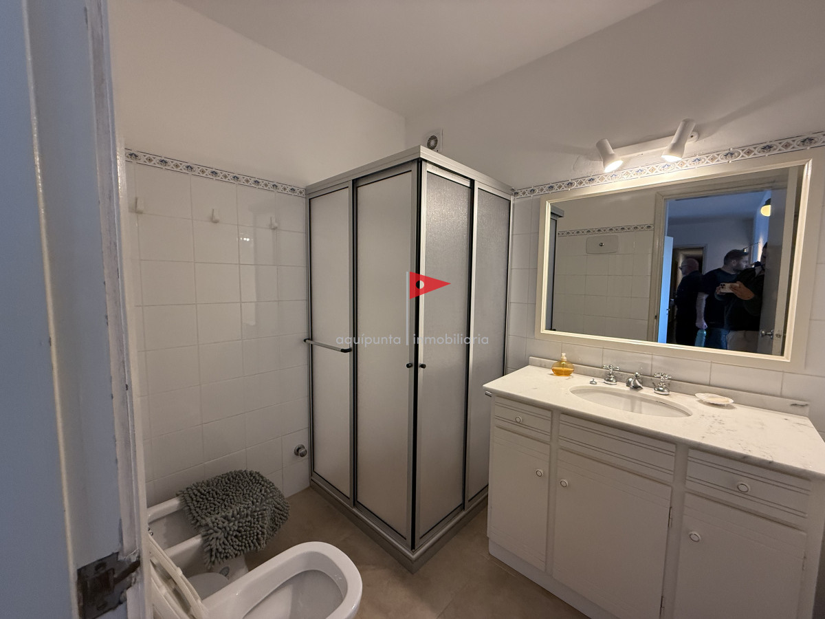Apartamento ID.66 - Venta apartamento Punta del Este Primera linea vista excelente con hermosa terraza amplia 