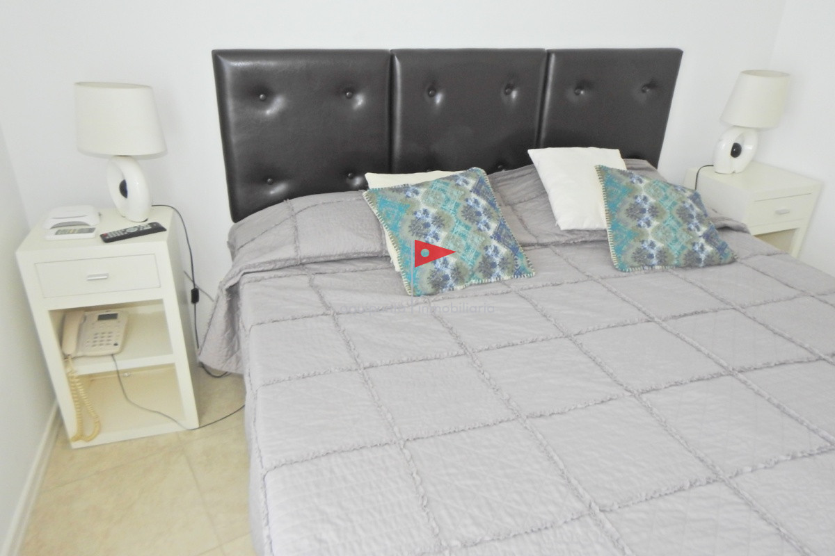 Apartamento ID.269 - Excelente Torre ubicada en la zona de la Brava a 100 metros del océano.  