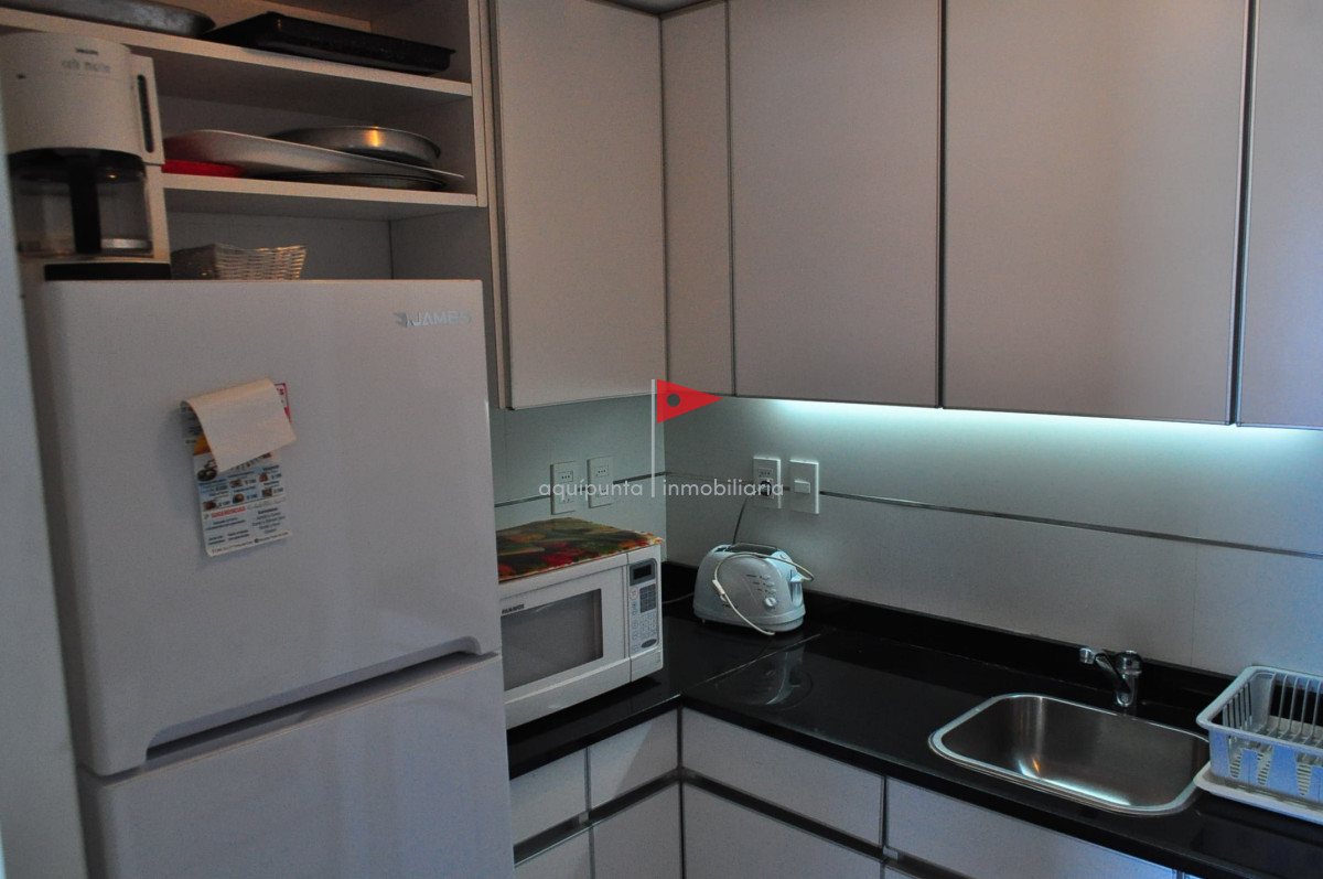Apartamento ID.61 - Venta apartamento 1 dormitorio y medio Punta del Este PENINSULA EXCELENTE VISTA