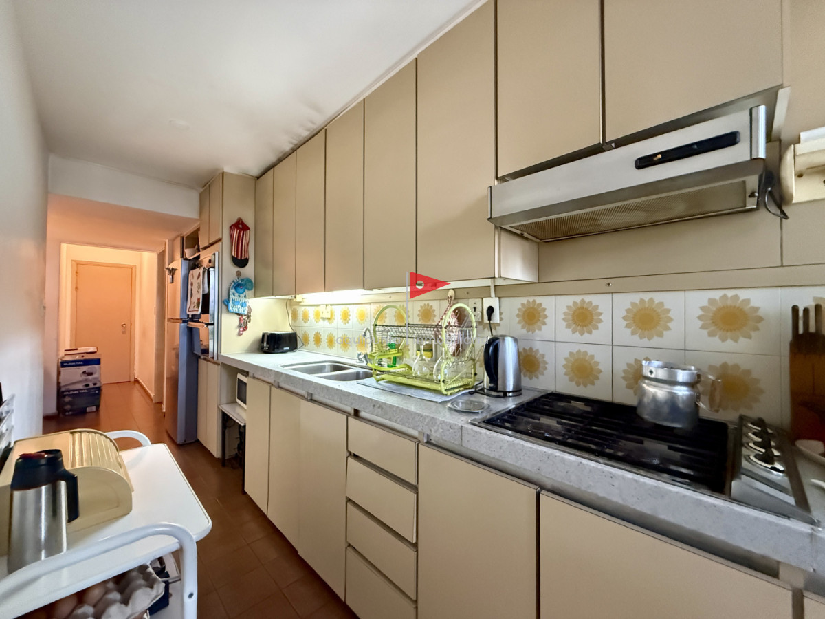 Apartamento ID.176 - Venta  Amplio Apartamento en Torre Amalfi  Playa Mansa