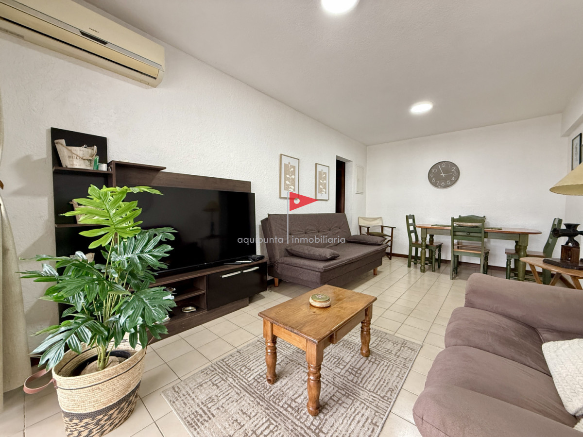 Apartamento ID.276 - Apartamento en venta en Centro Lafayette sobre la emblemática calle 24 en pleno corazón de Punta del Este