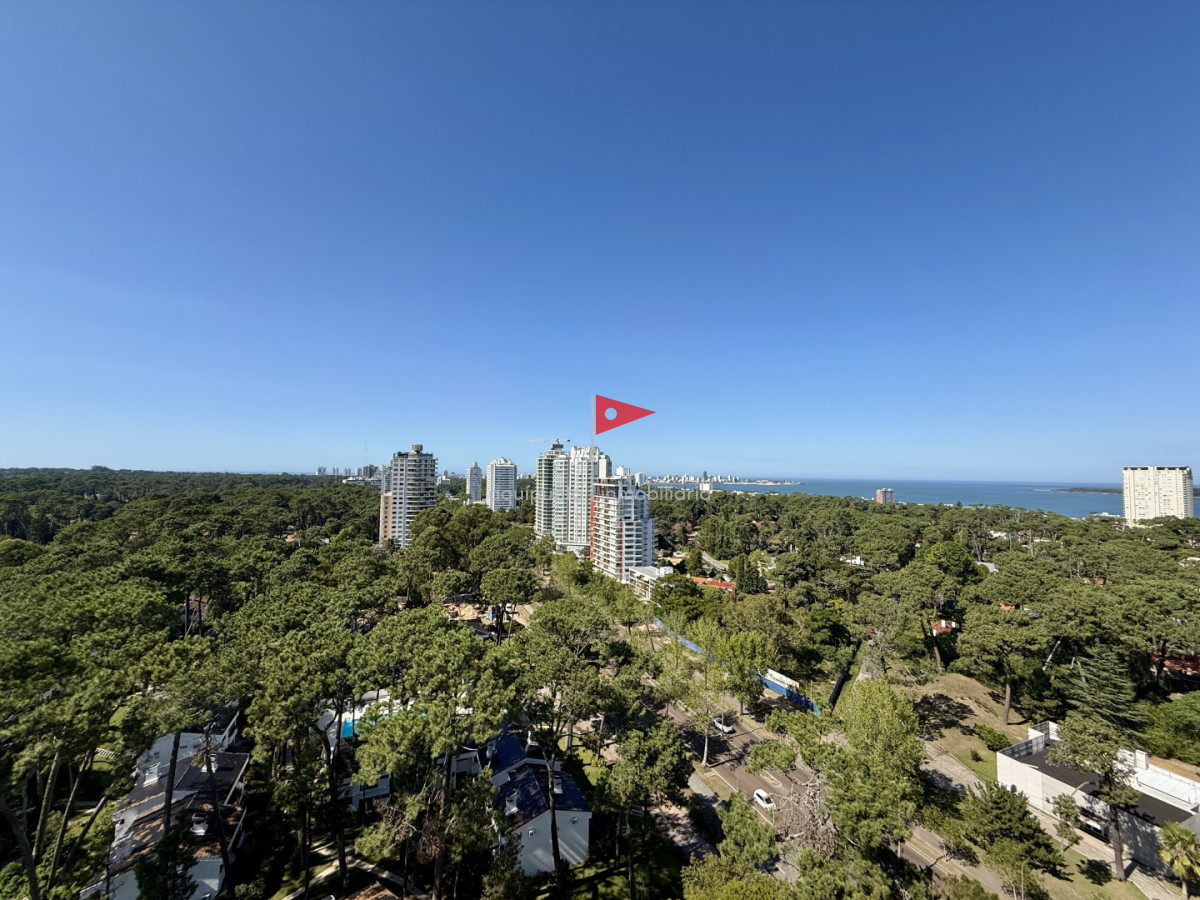 Apartamento ID.189 - Venta de Apartamento  Parquemar Bosque  Parada 15 de Av. Roosevelt, Punta del Este