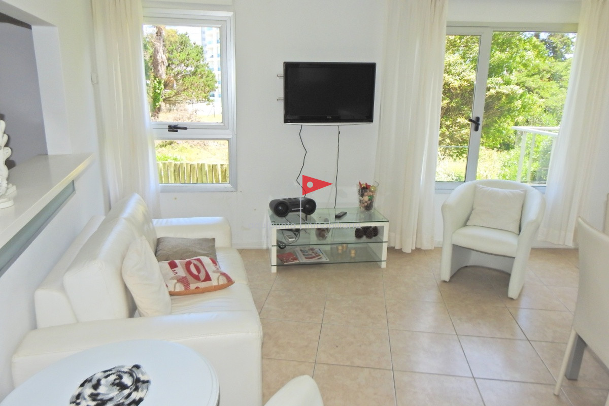 Apartamento ID.269 - Excelente Torre ubicada en la zona de la Brava a 100 metros del océano.  