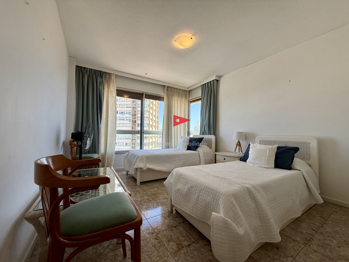 Apartamento ID.220 - Alquiler temporal  Torre El Torreón  Punta del Este