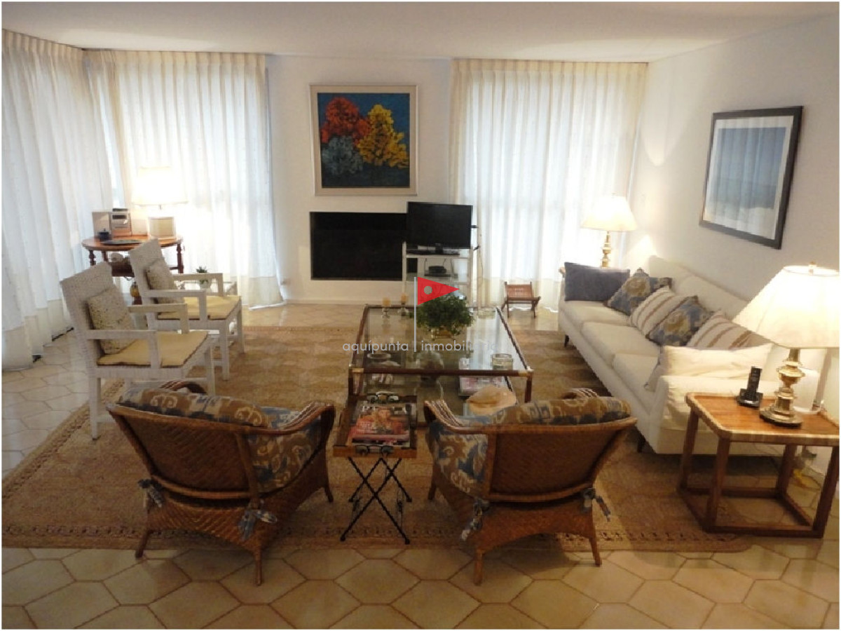 Apartamento ID.32 - Apartamento en Venta – Edificio Brioni, Punta del Este