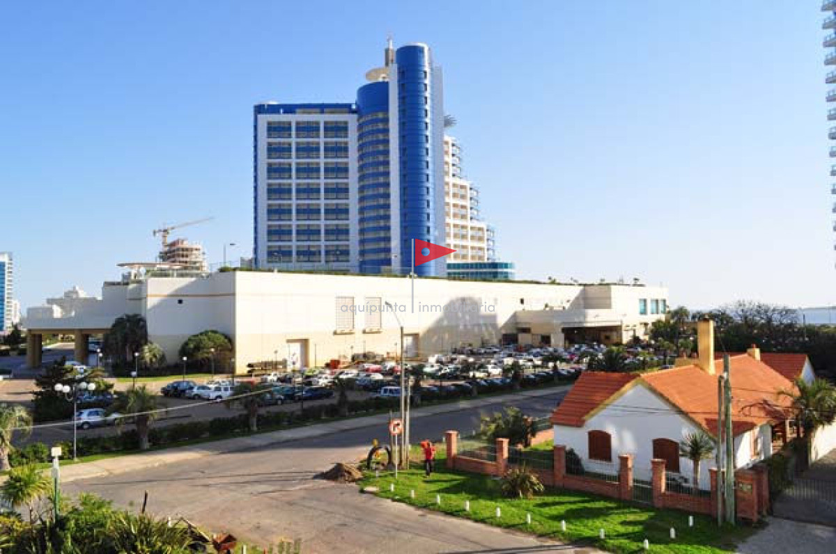 Apartamento ID.62 - Venta Apartamento 3 dormitorios  a  pasos de playa mansa punta del este 