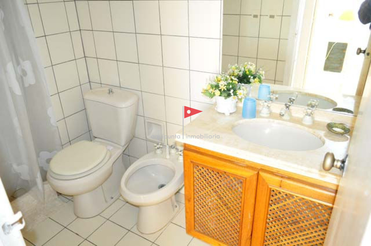 Apartamento ID.62 - Venta Apartamento 3 dormitorios  a  pasos de playa mansa punta del este 