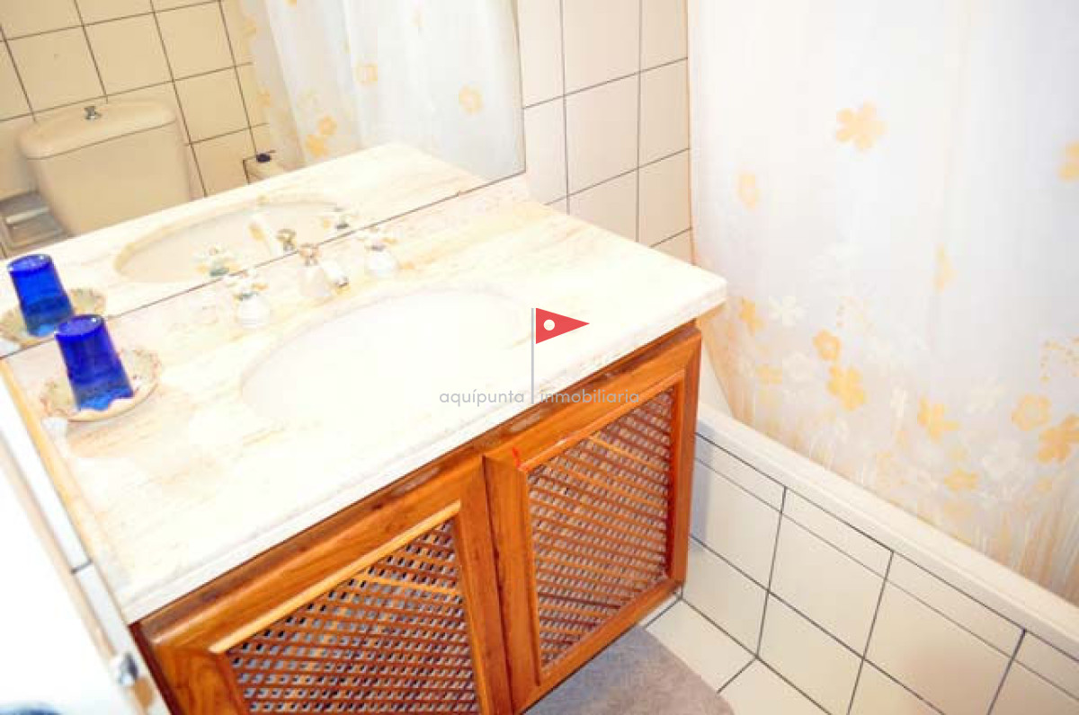 Apartamento ID.62 - Venta Apartamento 3 dormitorios  a  pasos de playa mansa punta del este 