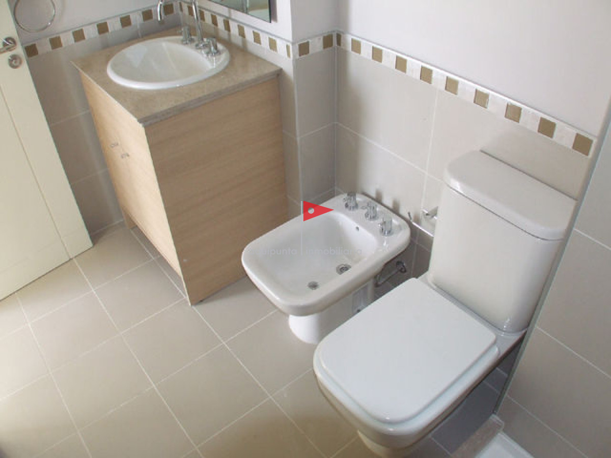 Apartamento ID.38 - Venta apartamento  Punta del Este 2 dormitorios  con Vista al Mar 