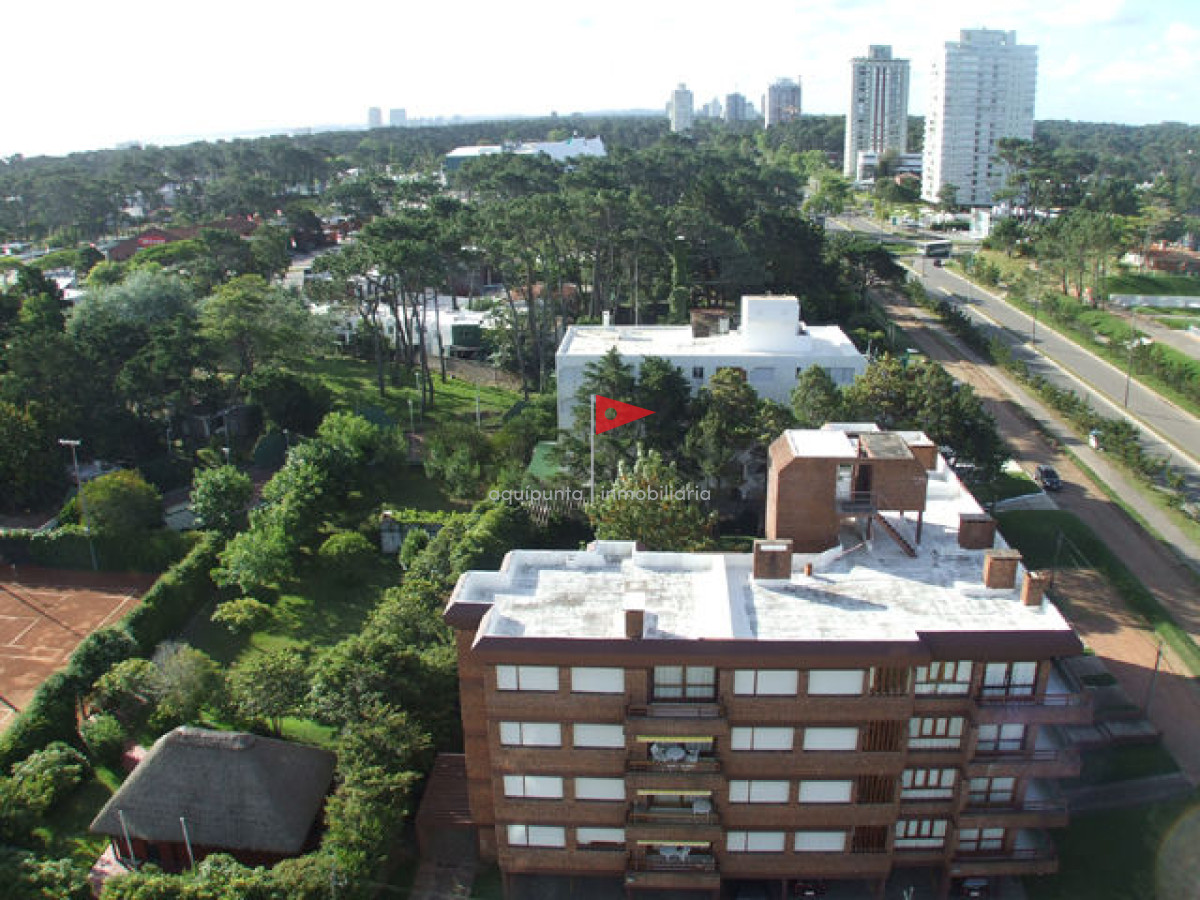 Apartamento ID.38 - Venta apartamento  Punta del Este 2 dormitorios  con Vista al Mar 
