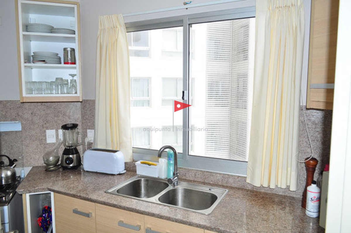 Apartamento ID.38 - Venta apartamento  Punta del Este 2 dormitorios  con Vista al Mar 