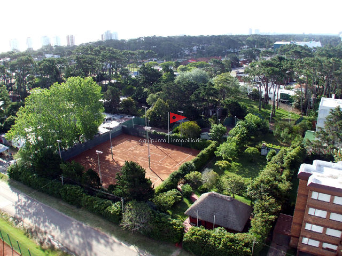 Apartamento ID.38 - Venta apartamento  Punta del Este 2 dormitorios  con Vista al Mar 