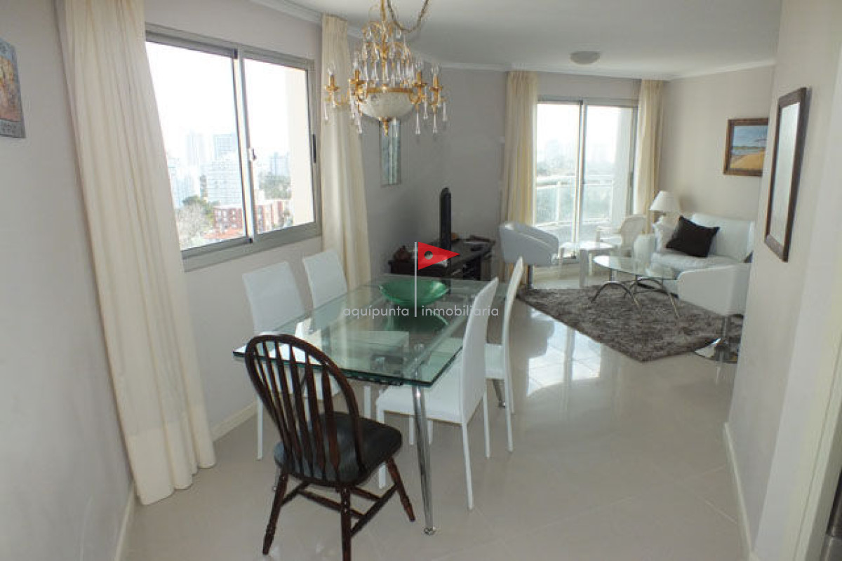 Apartamento ID.38 - Venta apartamento  Punta del Este 2 dormitorios  con Vista al Mar 