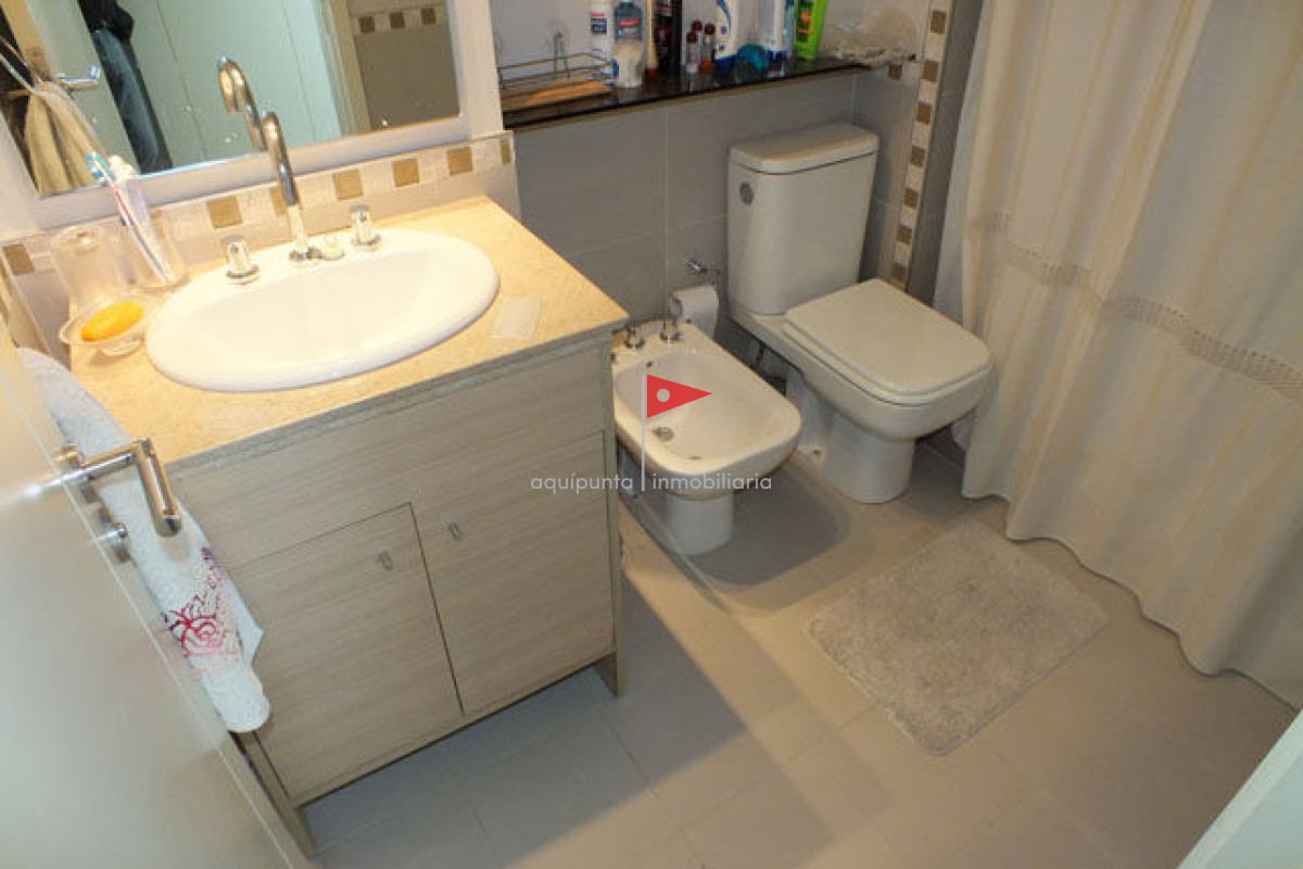 Apartamento ID.38 - Venta apartamento  Punta del Este 2 dormitorios  con Vista al Mar 