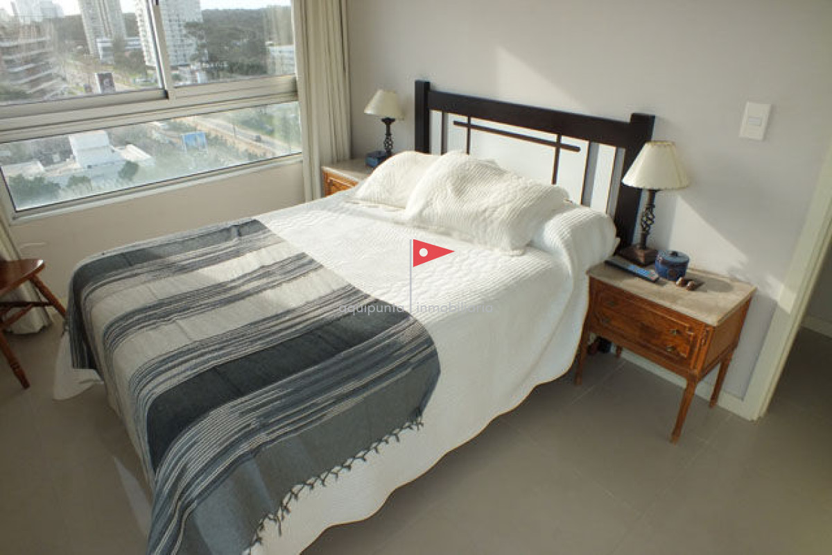 Apartamento ID.38 - Venta apartamento  Punta del Este 2 dormitorios  con Vista al Mar 