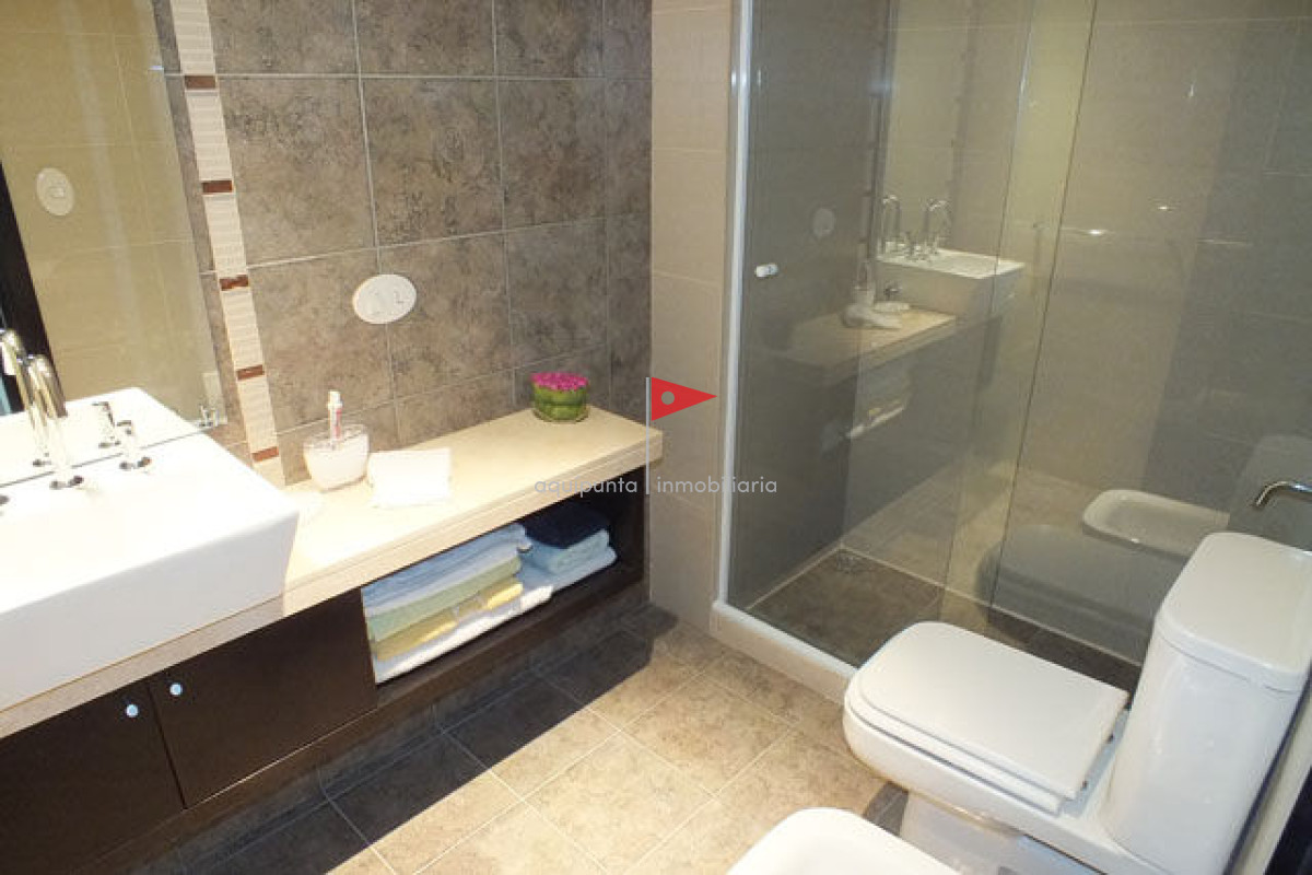 Apartamento ID.155 - Apartamento en Mansa, 2 dormitorios  con parrillero