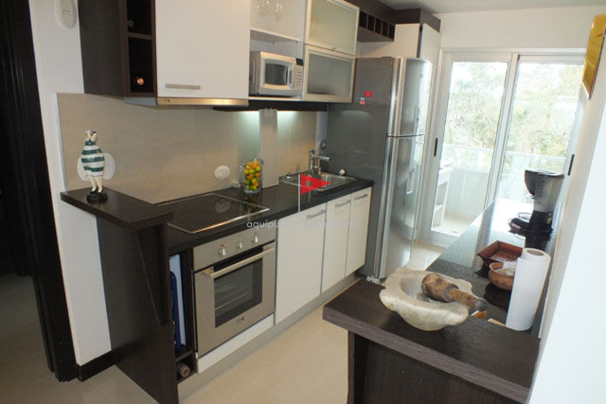 Apartamento ID.155 - Apartamento en Mansa, 2 dormitorios  con parrillero