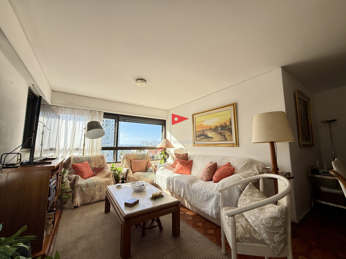 Apartamento ID.176 - Venta  Amplio Apartamento en Torre Amalfi  Playa Mansa