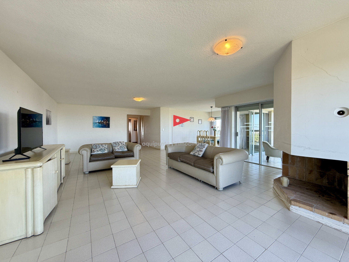 Apartamento ID.189 - Venta de Apartamento  Parquemar Bosque  Parada 15 de Av. Roosevelt, Punta del Este