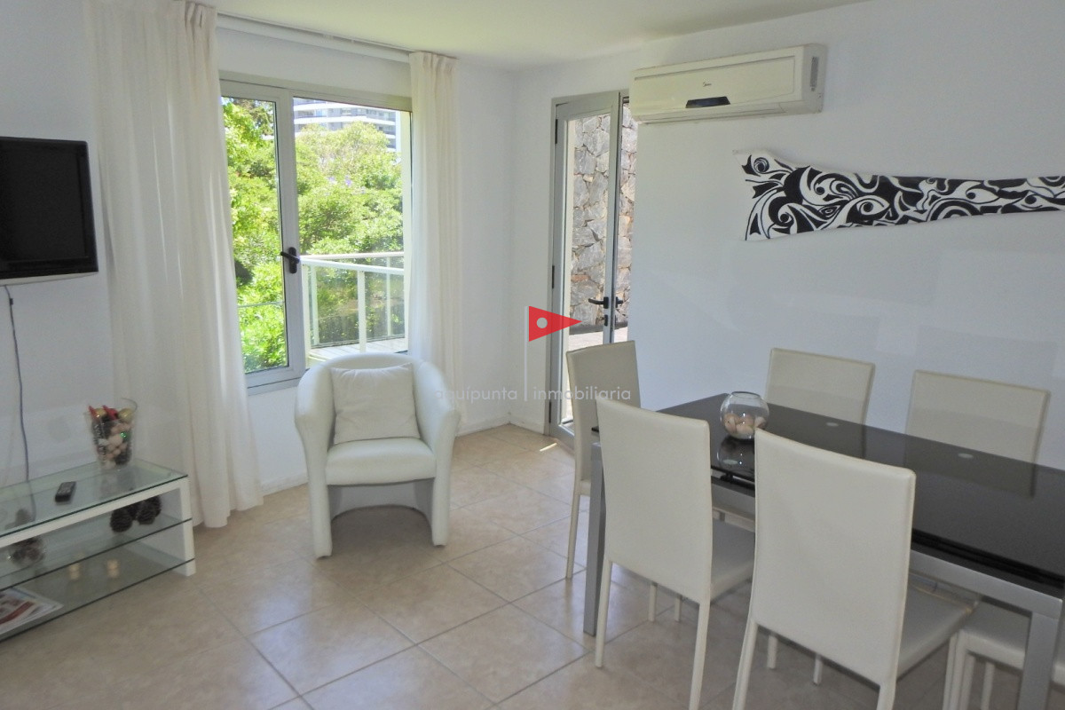 Apartamento ID.269 - Excelente Torre ubicada en la zona de la Brava a 100 metros del océano.  