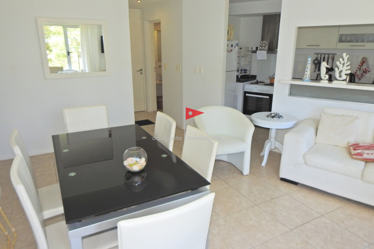 Apartamento ID.269 - Excelente Torre ubicada en la zona de la Brava a 100 metros del océano.  