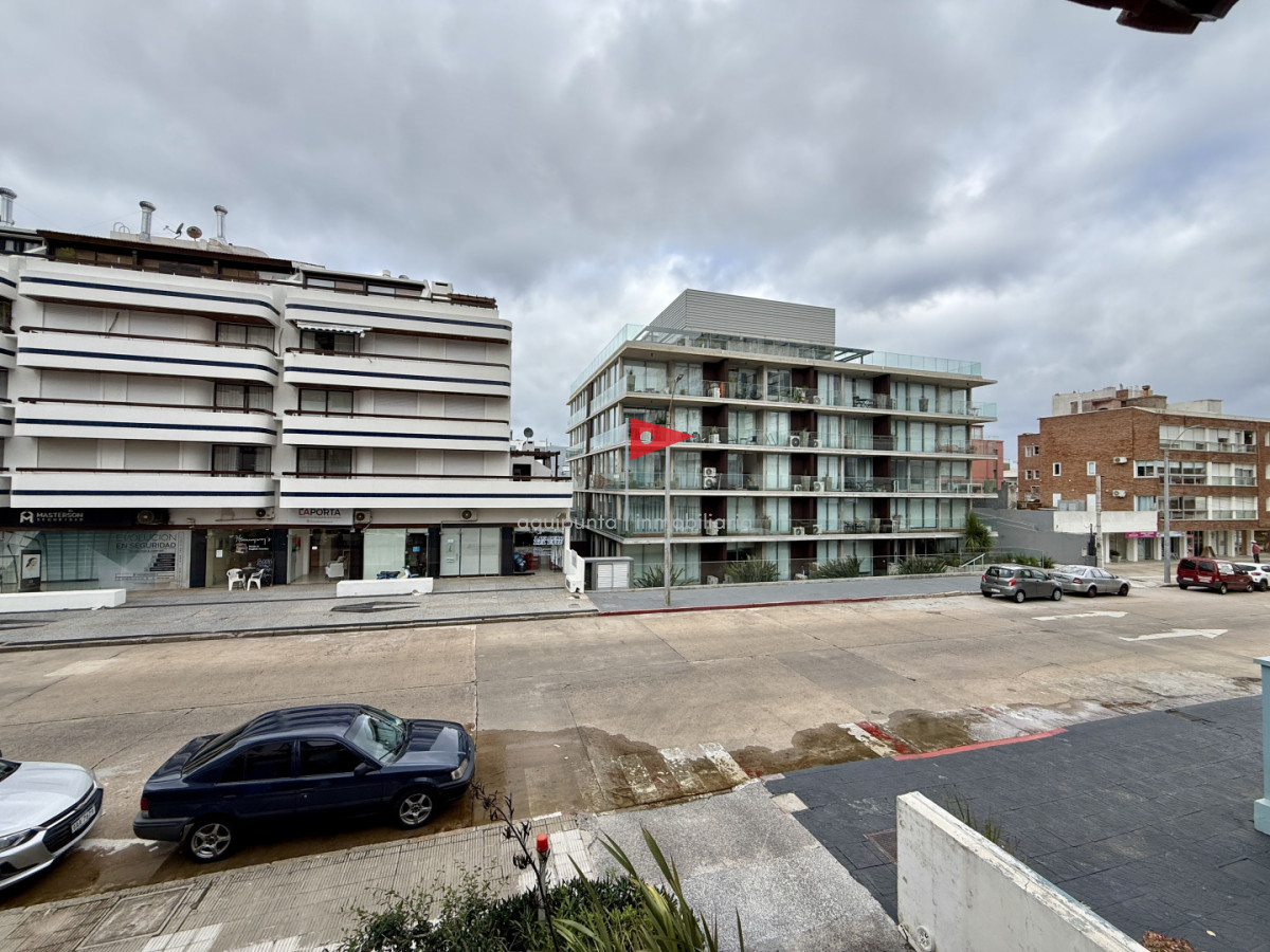 Apartamento ID.276 - Apartamento en venta en Centro Lafayette sobre la emblemática calle 24 en pleno corazón de Punta del Este