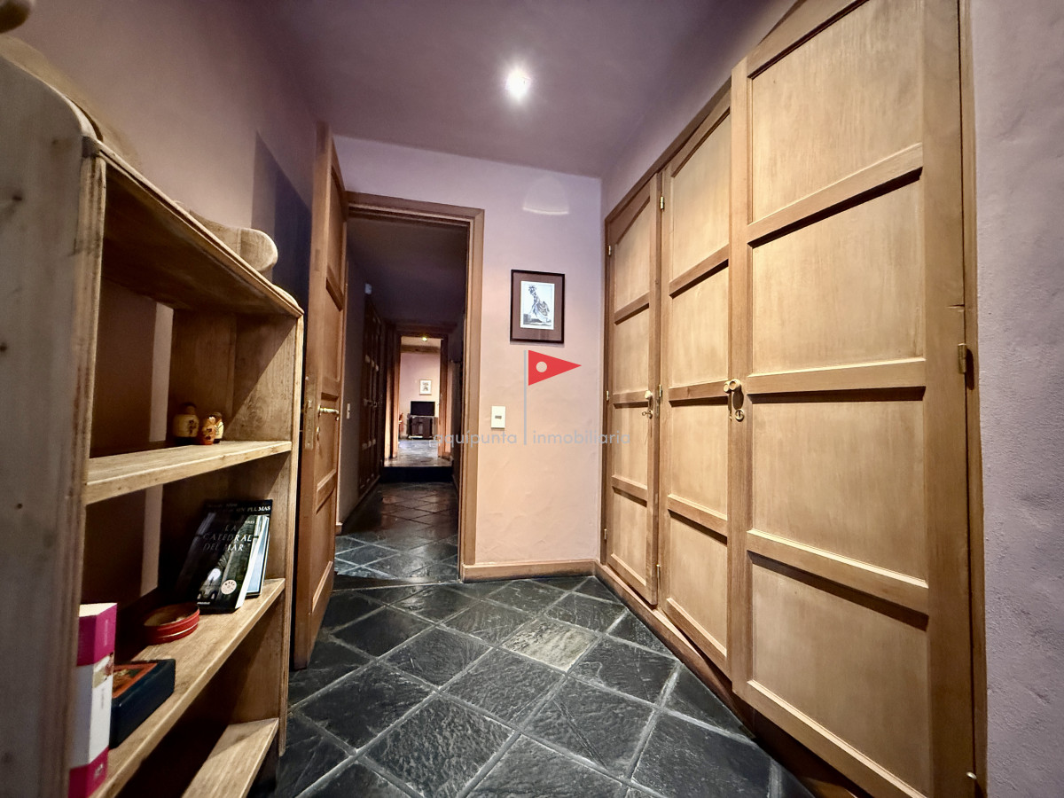 Apartamento ID.83 - Venta Apartamento 4 dormitorios en Marina del Este  Punta Ballena