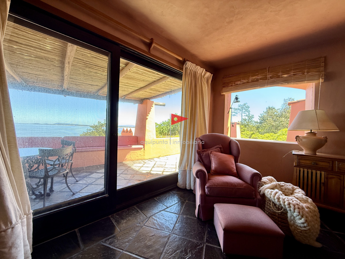 Apartamento ID.83 - Venta Apartamento 4 dormitorios en Marina del Este  Punta Ballena