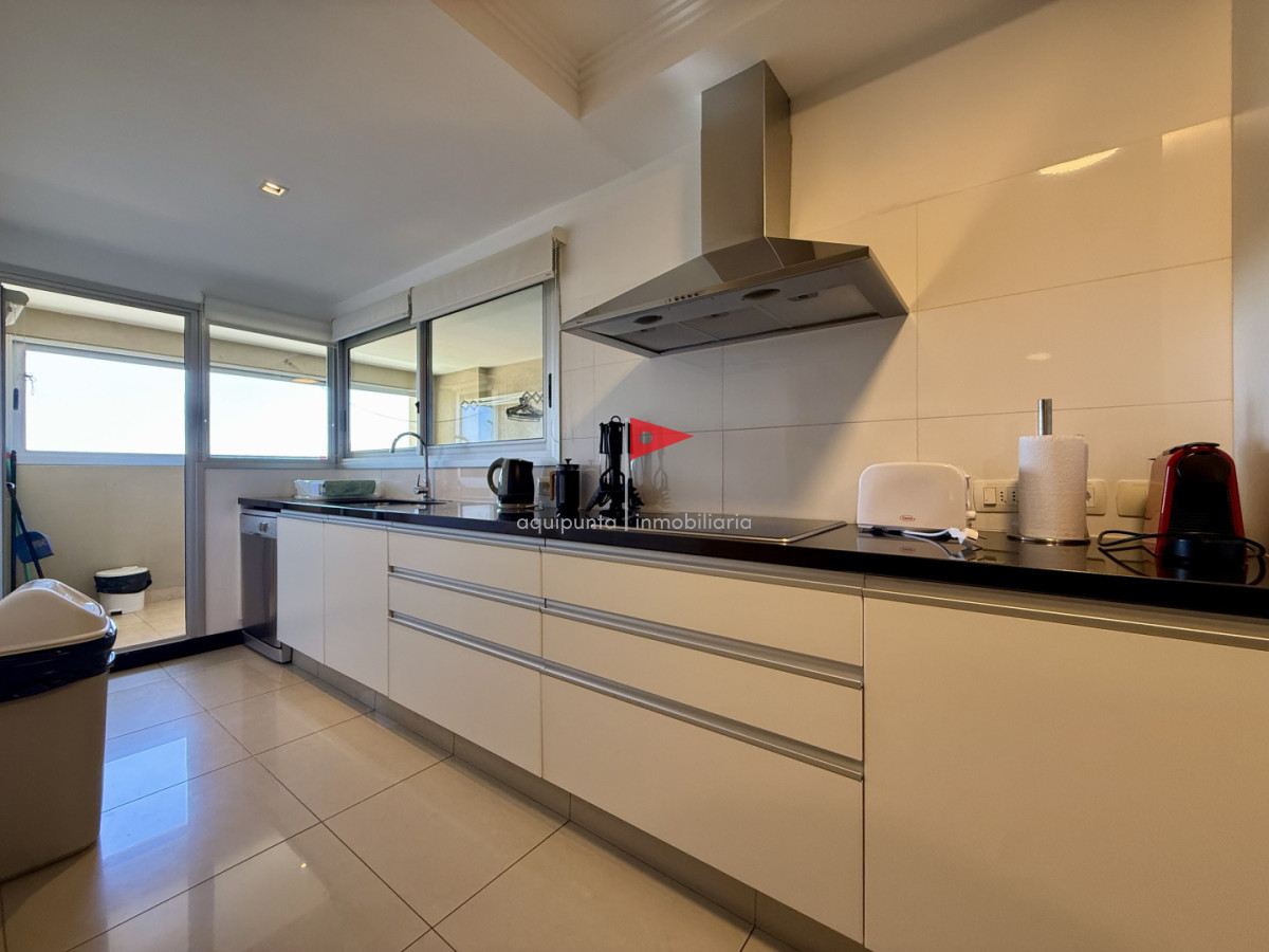 Apartamento ID.63 - Venta apartamento Punta del Este torre lobos 3 dormitorios 