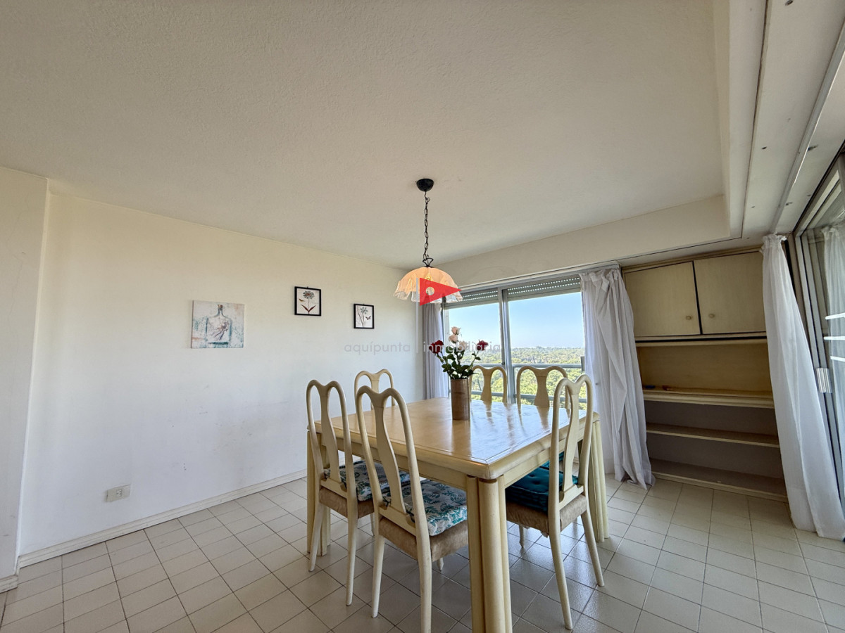 Apartamento ID.189 - Venta de Apartamento  Parquemar Bosque  Parada 15 de Av. Roosevelt, Punta del Este