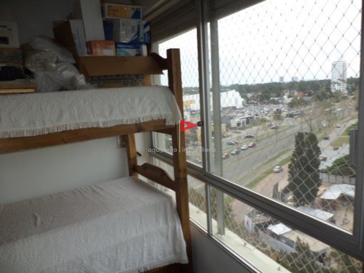 Apartamento ID.76 - Venta apartamento 3 dorm 2 baños sobre avenida Roosevelt ESCUCHA OFERTAS