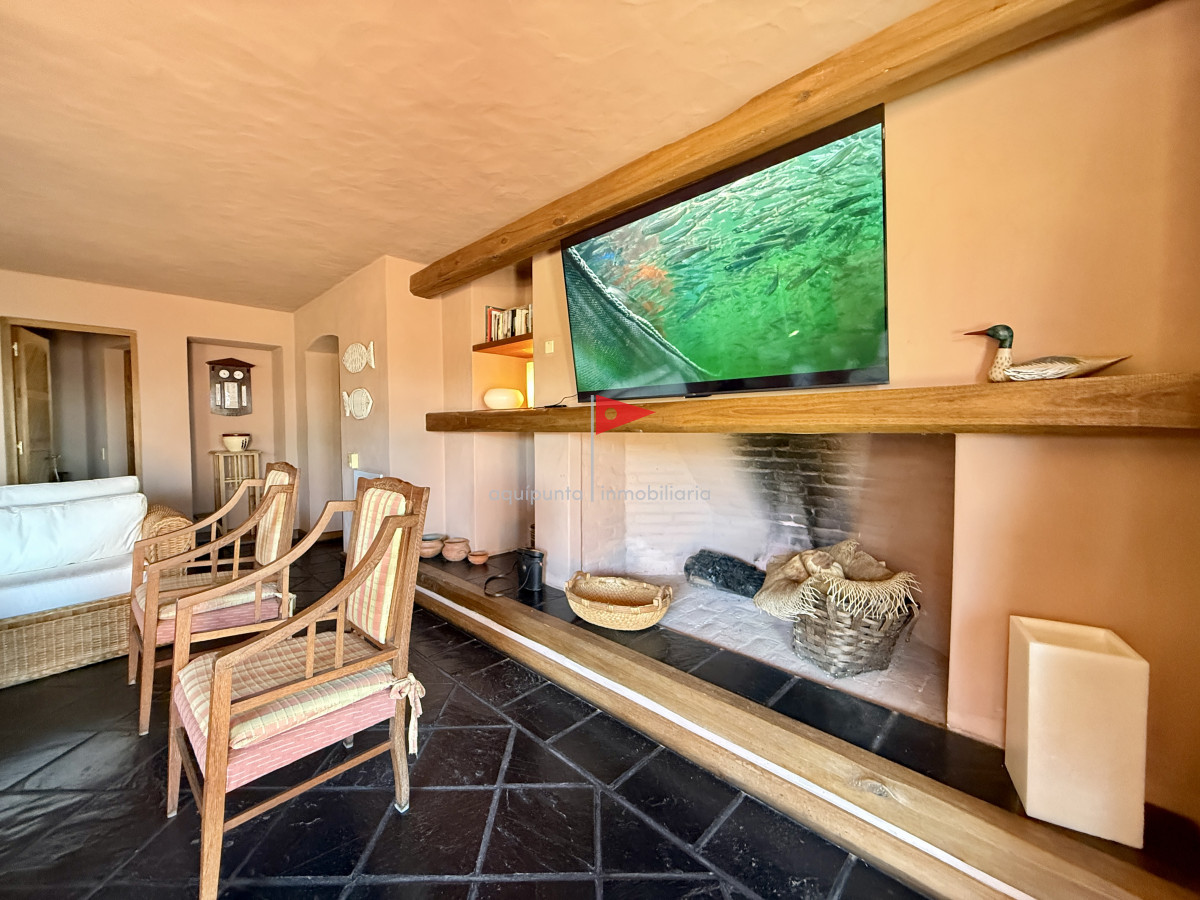 Apartamento ID.83 - Venta Apartamento 4 dormitorios en Marina del Este  Punta Ballena