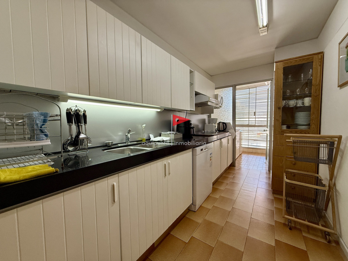 Apartamento ID.220 - Alquiler temporal  Torre El Torreón  Punta del Este