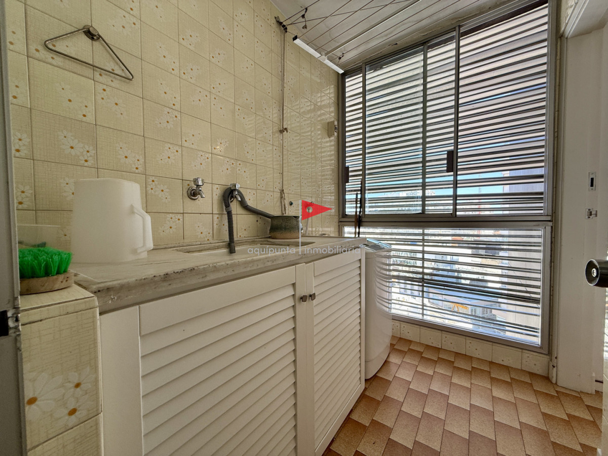 Apartamento ID.220 - Alquiler temporal  Torre El Torreón  Punta del Este