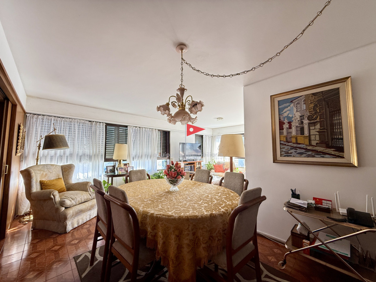 Apartamento ID.176 - Venta  Amplio Apartamento en Torre Amalfi  Playa Mansa