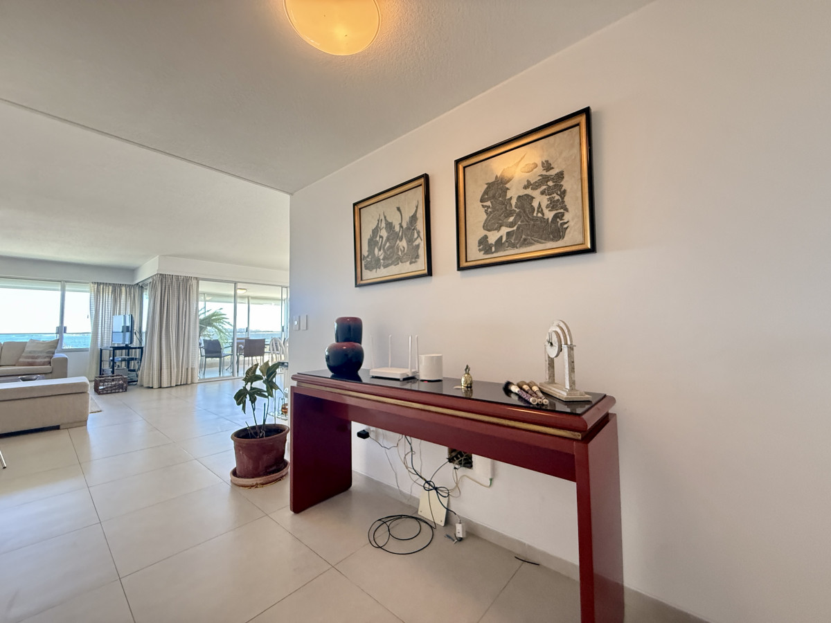  Venta Apartamento 3 dormitorios en Punta Del EsteDIVINO IMPECABLE CON SERVICIOS