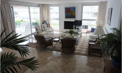 Apartamento en Venta – Edificio Brioni, Punta del Este