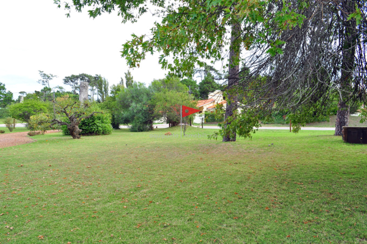 Casa ID.157 - Casa ubicada en Cantegril con lindo terreno