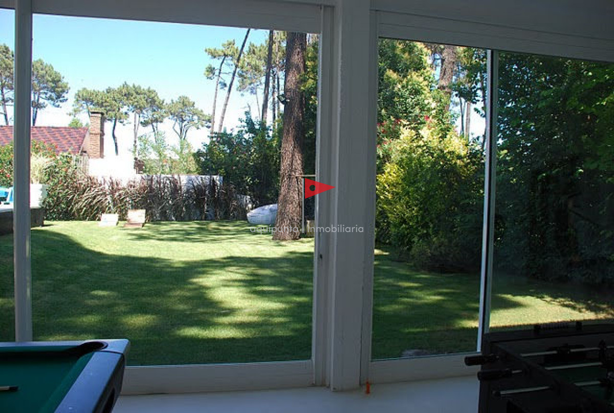 Casa ID.226 - Venta Casa en Lugano, 5 dormitorios *