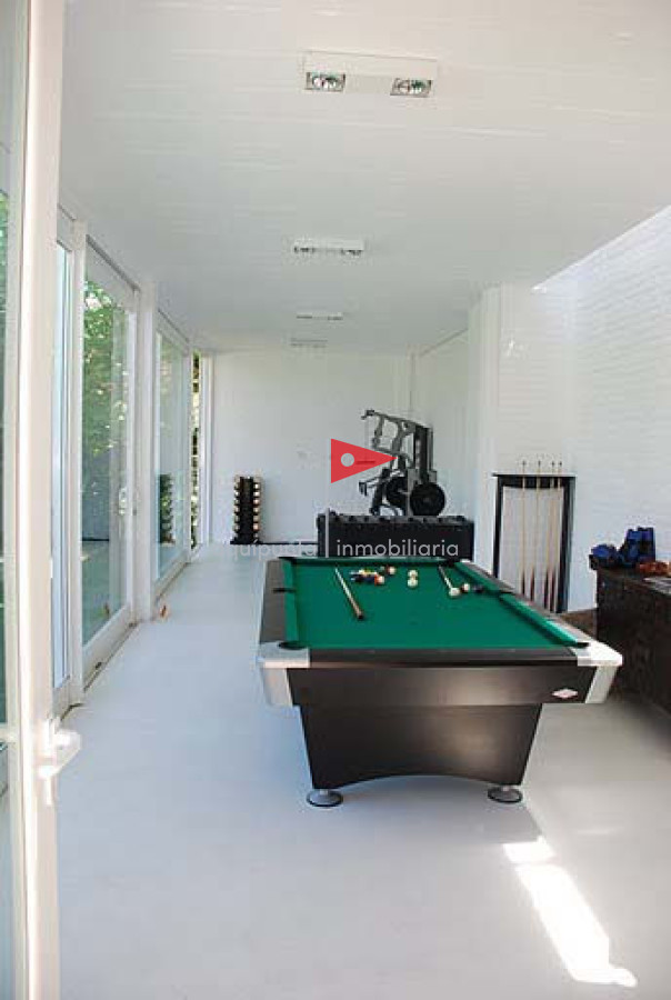 Casa ID.226 - Venta Casa en Lugano, 5 dormitorios *