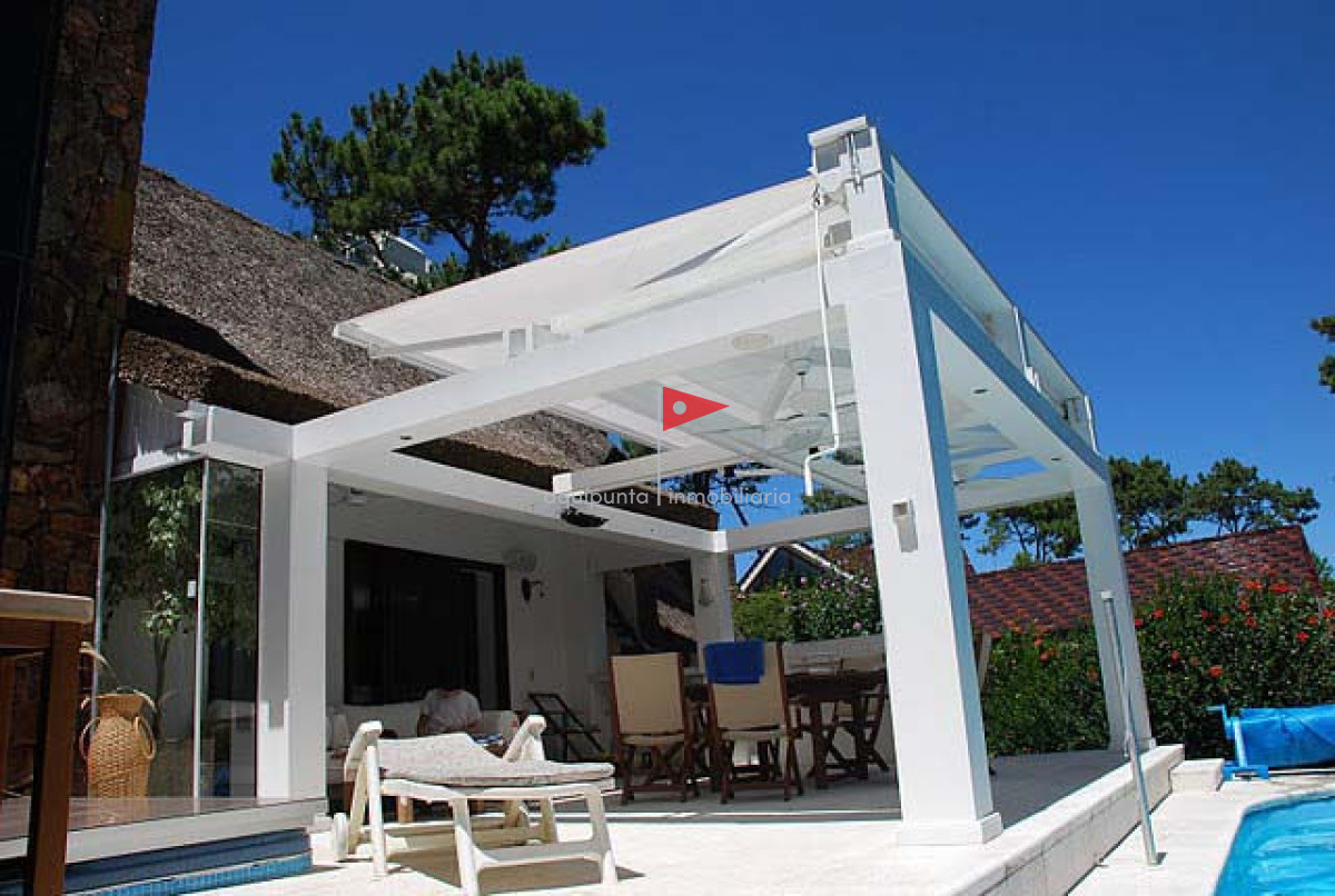 Casa ID.226 - Venta Casa en Lugano, 5 dormitorios *