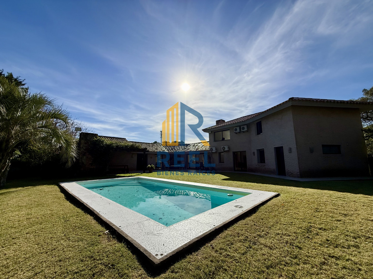 Casa ID.53 - Chalet Premium en Rincón del Indio – A pasos del del mar