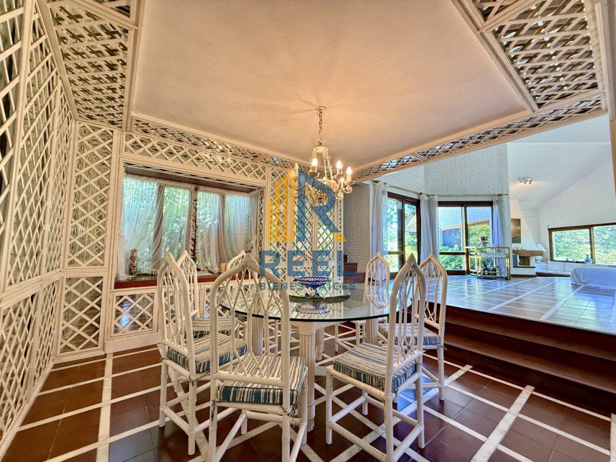 Casa ID.261 - Imponente chalet en venta sobre Av. del Mar  Exclusividad, confort y naturaleza