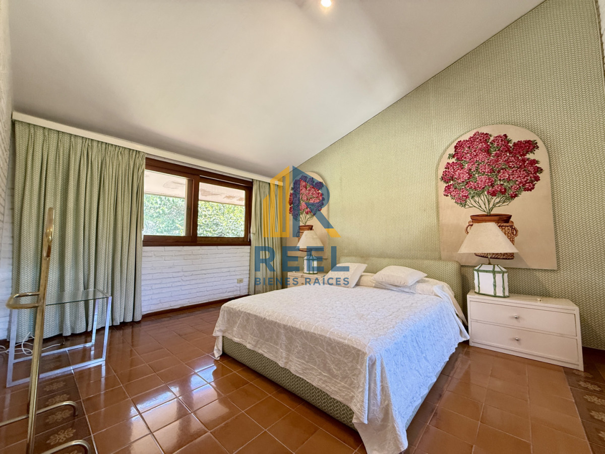 Casa ID.261 - Imponente chalet en venta sobre Av. del Mar  Exclusividad, confort y naturaleza