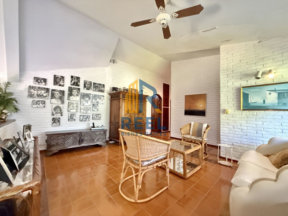 Casa ID.261 - Imponente chalet en venta sobre Av. del Mar  Exclusividad, confort y naturaleza