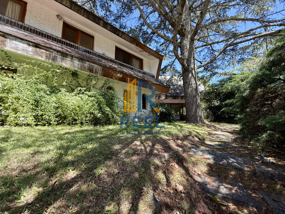 Casa ID.261 - Imponente chalet en venta sobre Av. del Mar  Exclusividad, confort y naturaleza