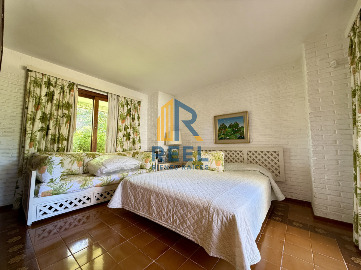 Casa ID.261 - Imponente chalet en venta sobre Av. del Mar  Exclusividad, confort y naturaleza