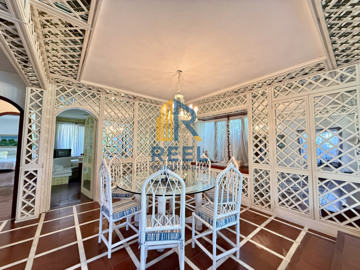 Casa ID.261 - Imponente chalet en venta sobre Av. del Mar  Exclusividad, confort y naturaleza