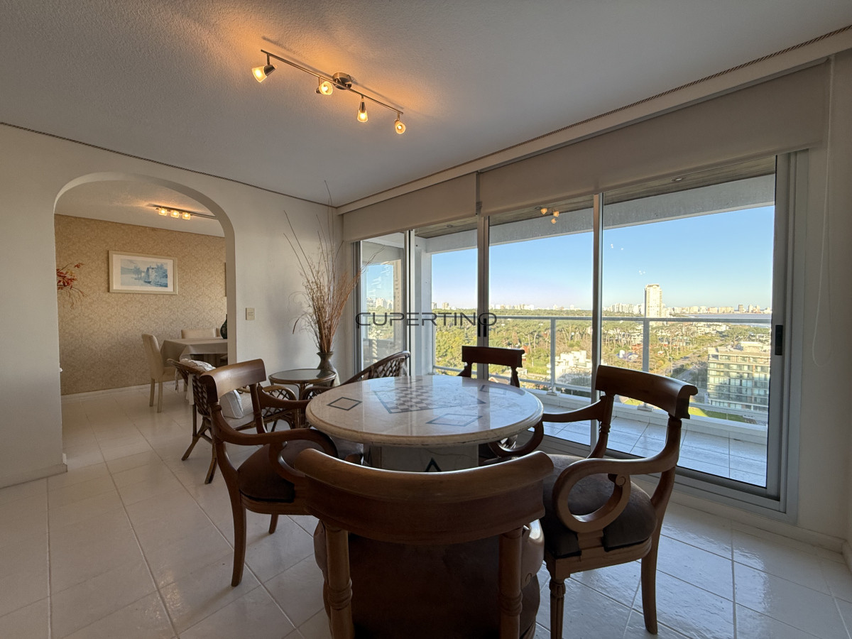 Apartamento ID.2391 - Apartamento en Venta - Lincoln Center Torre Wilson, Punta del Este